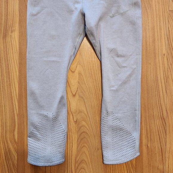 Women’s Nike Running size M Gray Dri-Fit Cropped Capri Leggings Zip Back Pocket - Picture 9 of 11